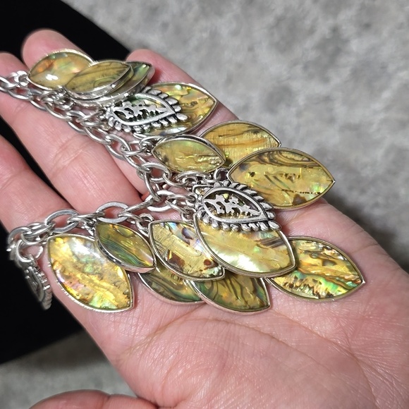 PREMIER DESIGNS Mother of Pearl Abalone Moda Necklace, Statement Leaf Necklace - Picture 3 of 10